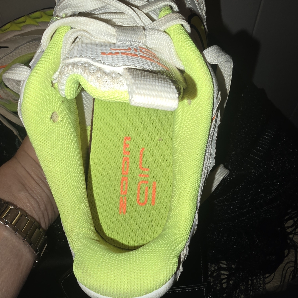 NIKE ZOOM AIR FIRE SIMMIT WHITE & VOLT 8.5 Women's CW3876-104 Sneakers - Picture 5 of 7